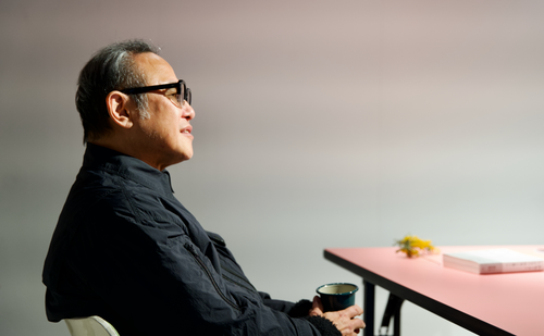 「遠山正道さんはなぜ「詠う」のか？結成1年足らずで万博出演を決めた「新種のバンド」が目指すもの」のサムネイル画像